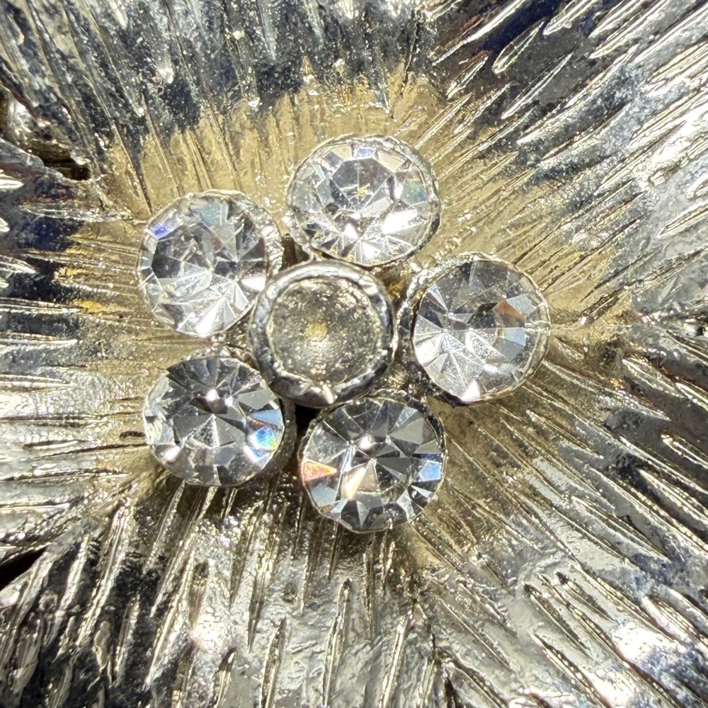 Silver Tone Flower Statment Ring With Rhinestones Stretchy Band Adjustable - Picture 5 of 11